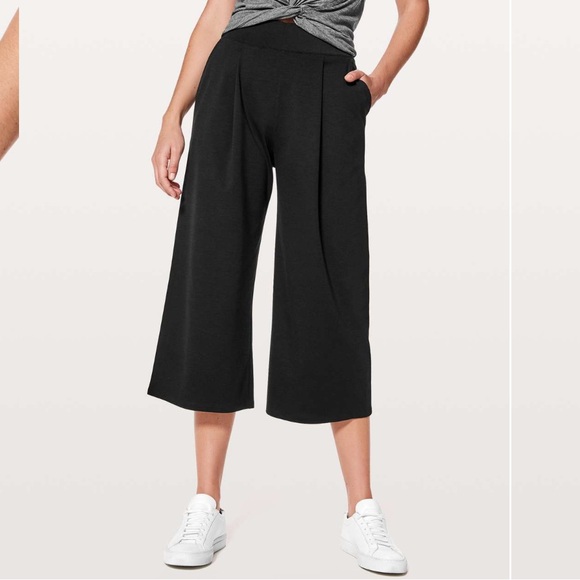 Lululemon Can You Feel The Pleat Crop Pants *21" Black size 8 - Picture 5 of 16